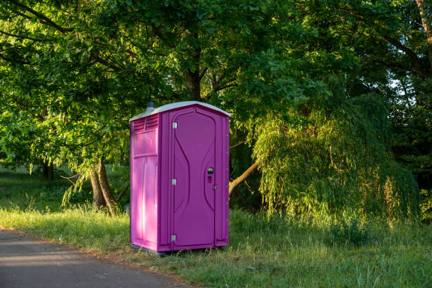 Best Portable restroom trailer rental  in Samoset, FL